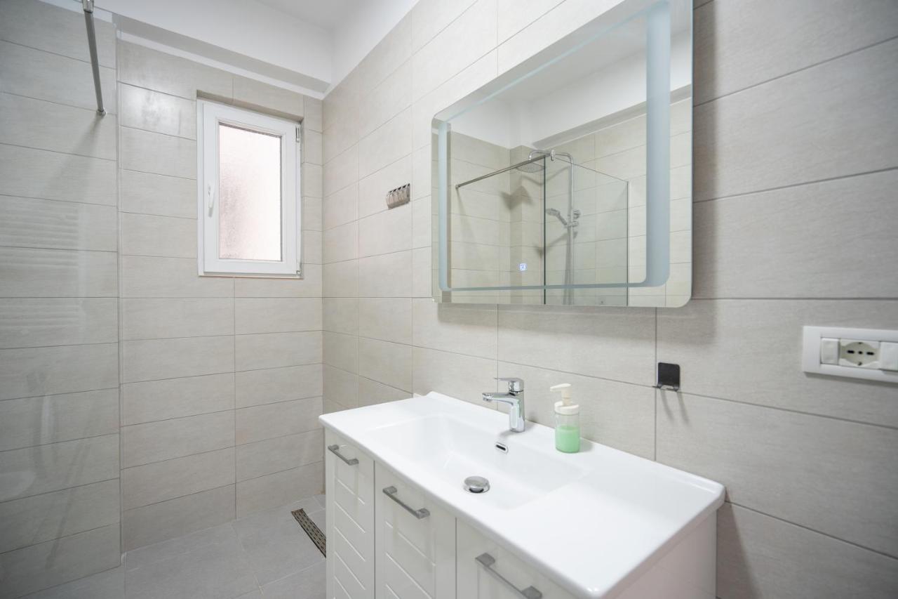 Apartment In The Village With A Sea View Vlore Luaran gambar